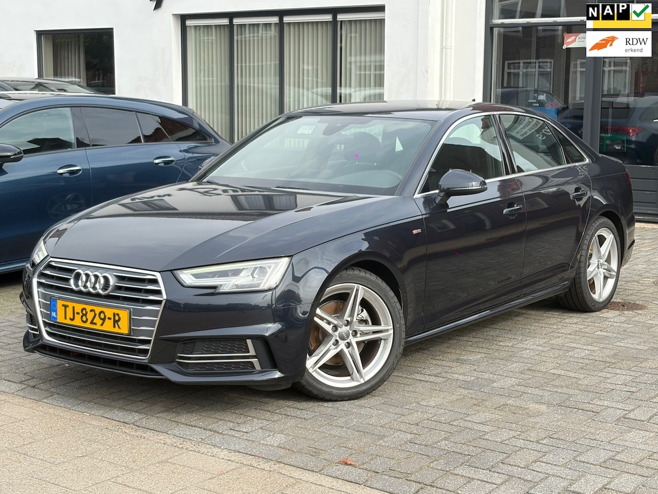 Audi A4 Limousine - 1.4 TFSI Sport S line edition, Trekhaak,Navigatie, Climate Control ,18 Inch.L.M.Velgen - AutoWereld.nl