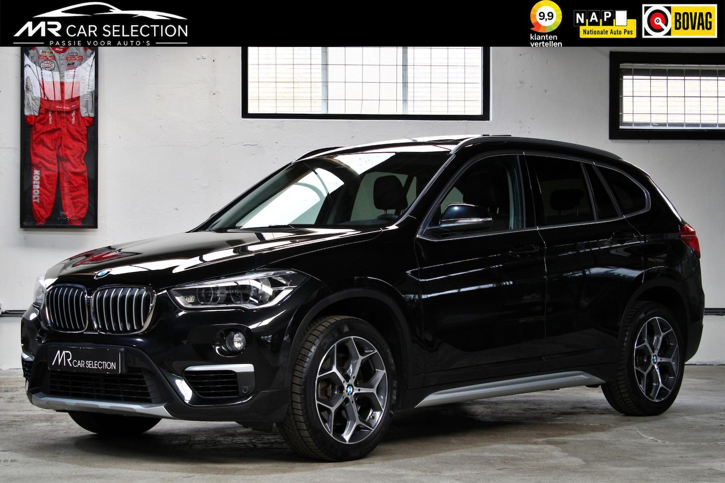 BMW X1 - sDrive20i Orange Edition II | X-Line | Panoramadak | Head-Up | 18 inch | NL auto | 2e eige - AutoWereld.nl