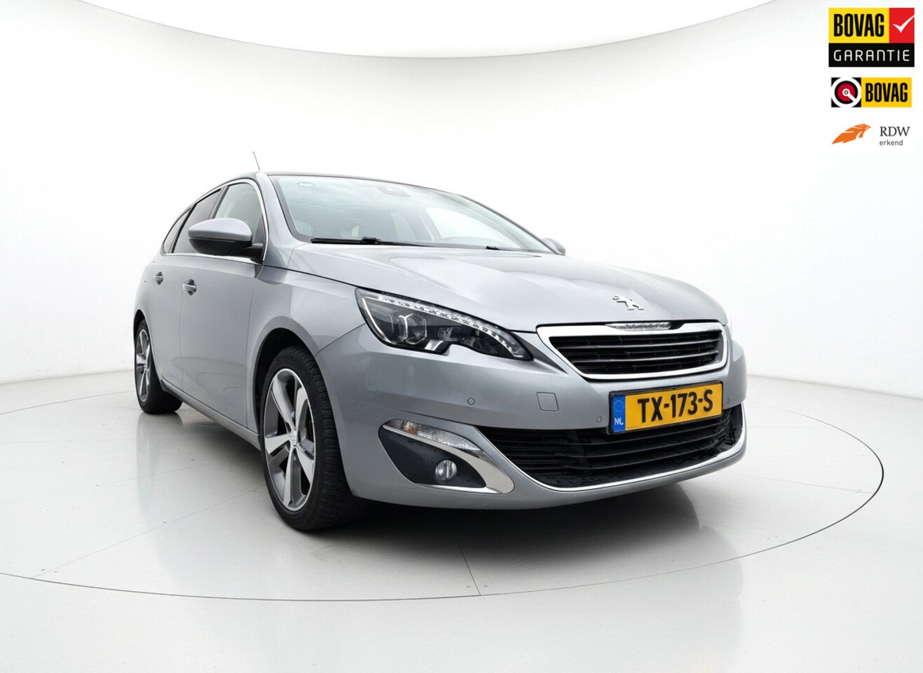 Peugeot 308 - 1.2 PureTech Allure|Pano|Airco|Sensoren|Trekhaak|Navi| - AutoWereld.nl