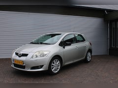 Toyota Auris - 1.6-16V Terra