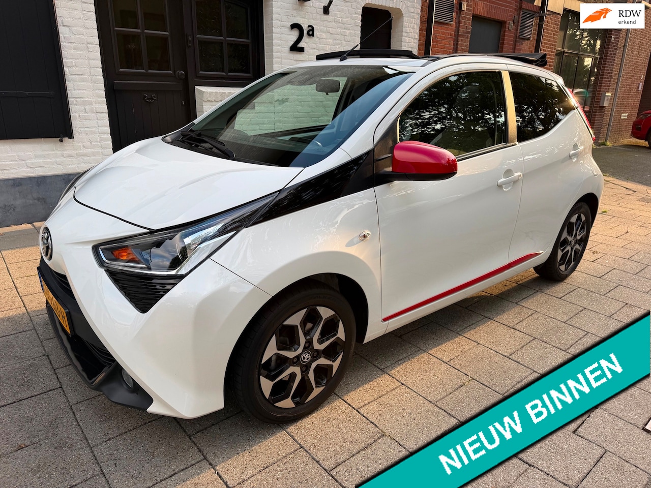 Toyota Aygo - CABRIO, AUTOMAAT 1.0 VVT-i x-clusiv, Camera, Nw. Staat - AutoWereld.nl