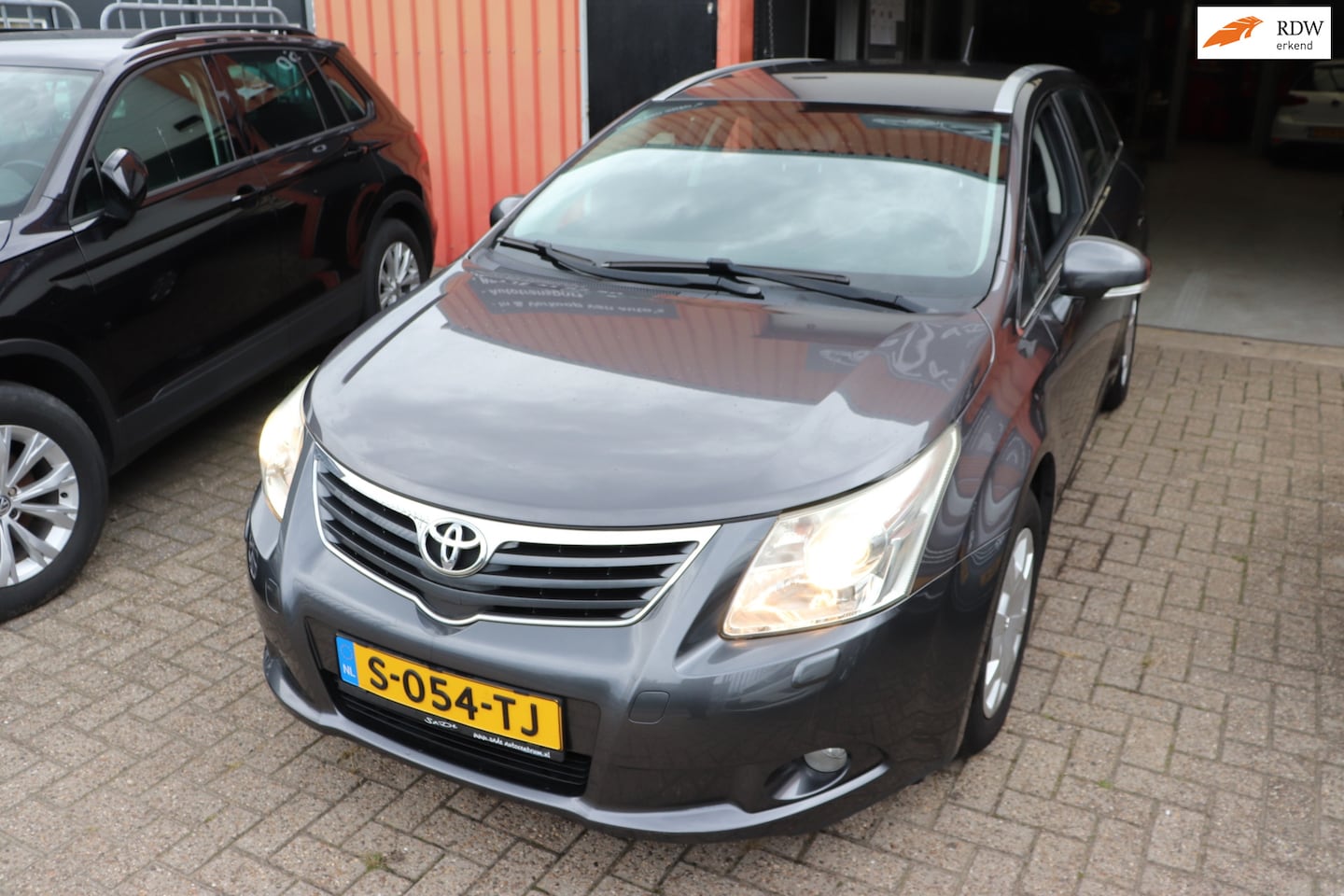 Toyota Avensis Wagon - 1.6 VVTi Comfort 1.6 VVT-i Comfort, Trkhaak, APK sep 2027 - AutoWereld.nl