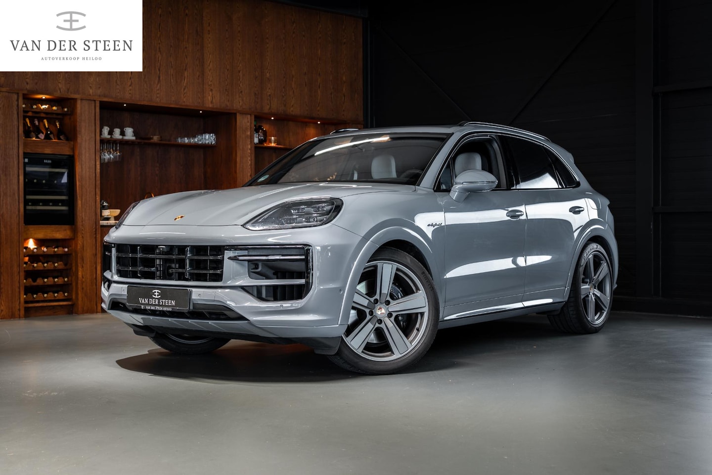 Porsche Cayenne - 3.0 E-Hybrid Black Edition Achterasbesturing | Stoelventilatie V+A | Passenger Display | R - AutoWereld.nl