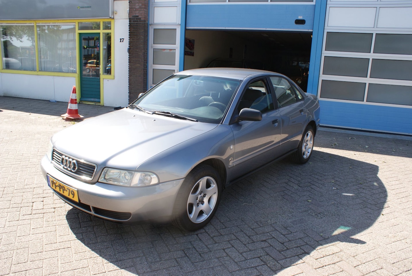 Audi A4 Limousine - 1.6 - AutoWereld.nl