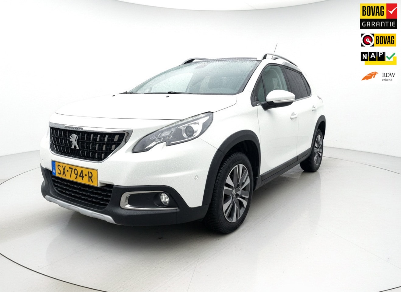 Peugeot 2008 - 1.2 PureTech Allure|Pano|Airco|Sensoren achter|D-Riem vernieuwd|Net beurt gehad|Nap|2e eig - AutoWereld.nl