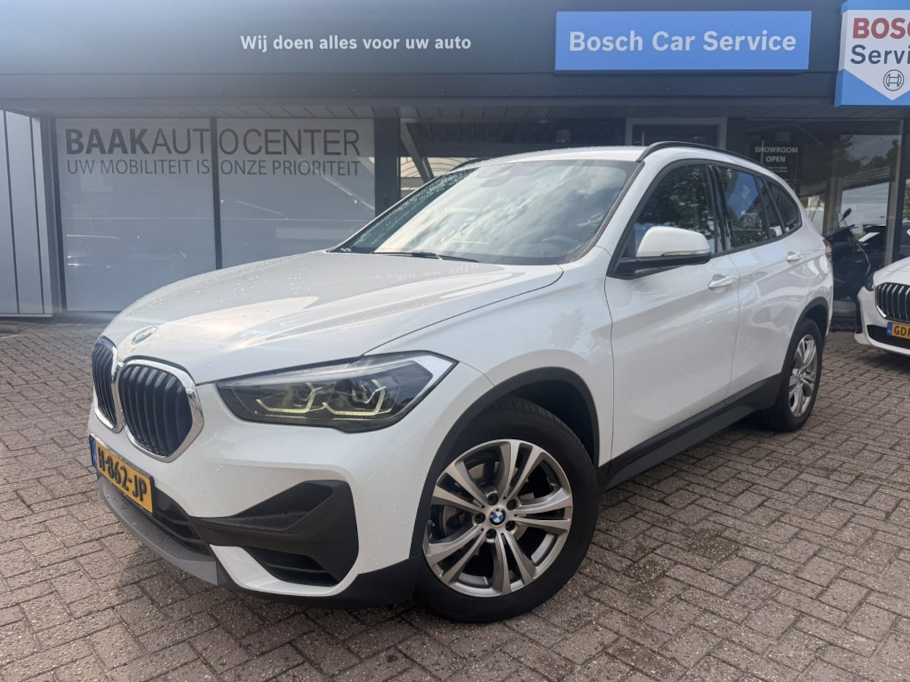 BMW X1 - sDrive18i Executive Edition | Navi | PDC - AutoWereld.nl