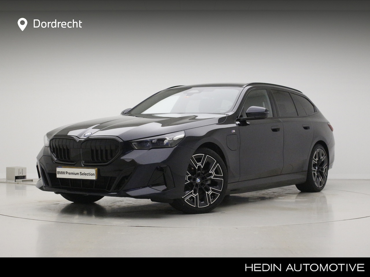 BMW 5-serie Touring - 530e M-Sport | 20" | Trekhaak | Driving Assistant Plus | Travel Pack | Camera | Nu 65895,- - AutoWereld.nl