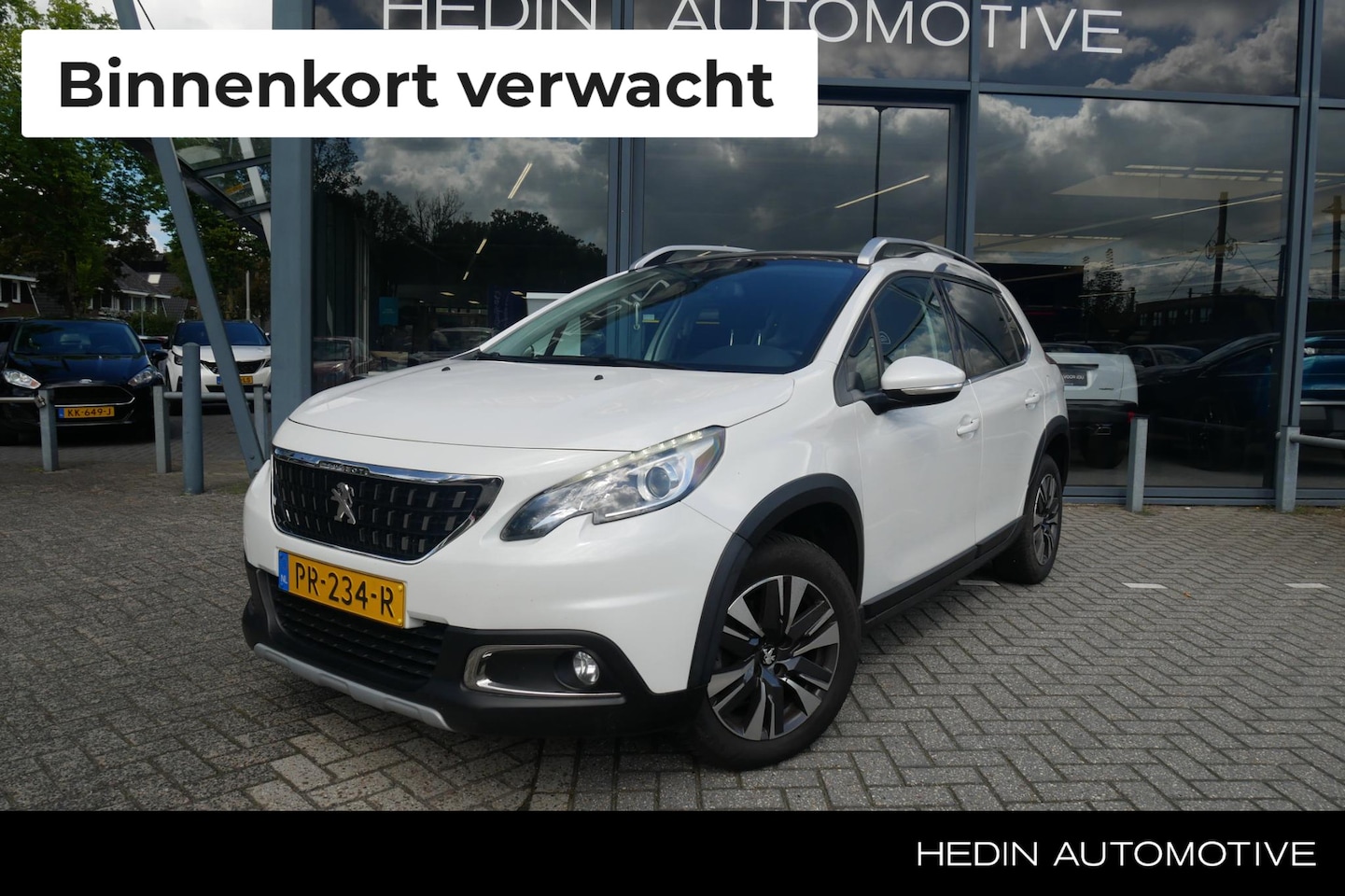 Peugeot 2008 - 1.2 Allure 110PK | Camera | Navigatie | Glazendak | Climate Control | All-Season Banden | - AutoWereld.nl