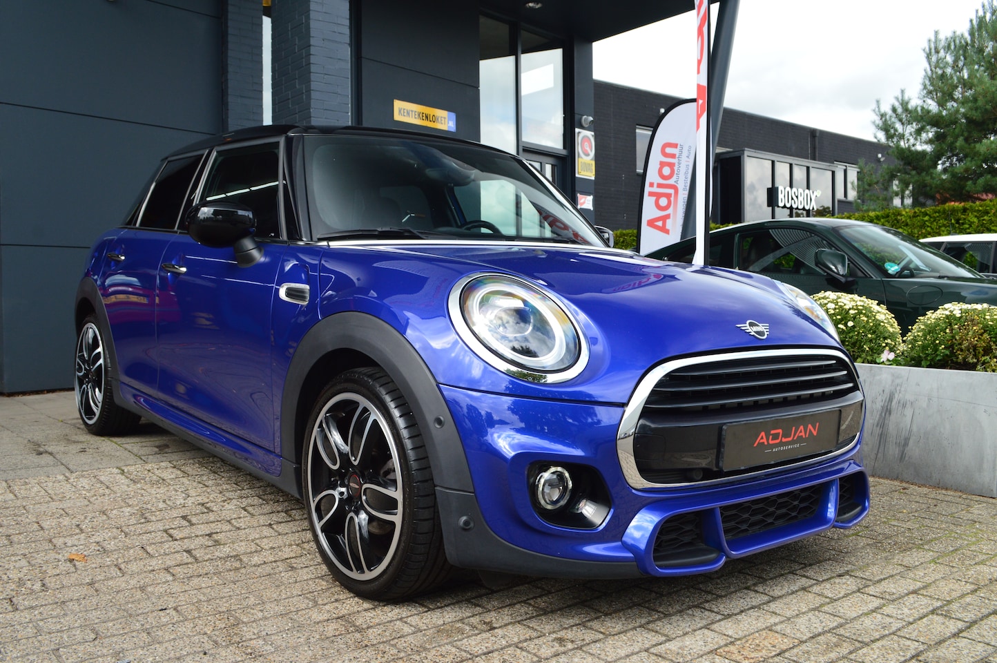 MINI 5-Deurs - 1.5 Cooper Business Edition 1.5 Cooper Business Edition JCW H/K Carplay / Android Auto Leder - AutoWereld.nl