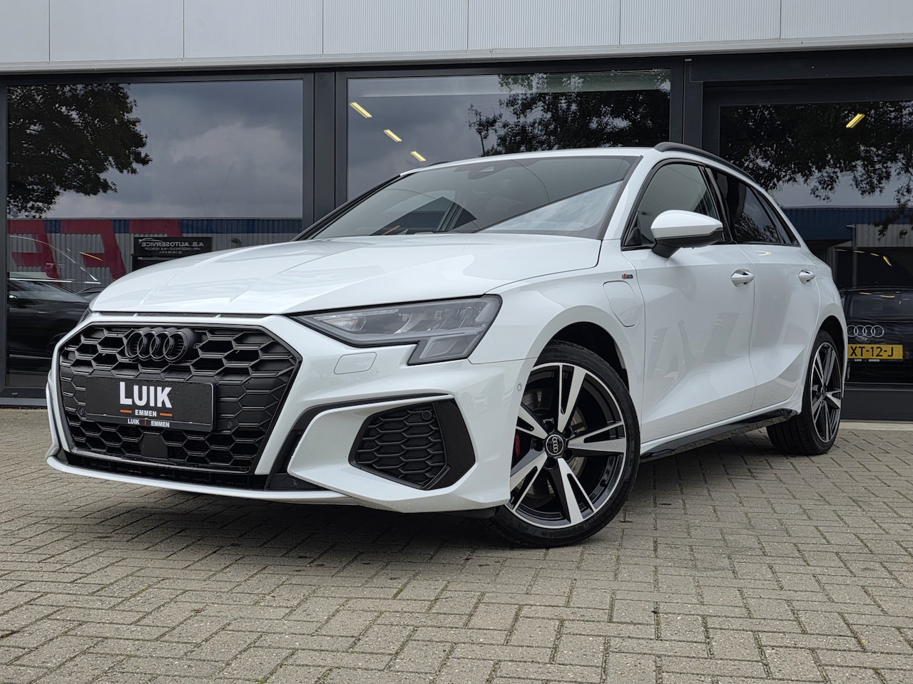 Audi A3 Sportback - 45 TFSI e S edition Competition + 3x S-LINE + LED + KEYLESS + ALCANTARA + CAMERA - AutoWereld.nl