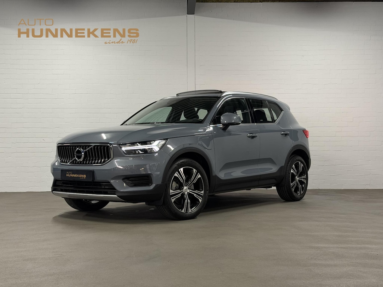 Volvo XC40 - 1.5 T4 Recharge Inscription Expression Open dak | Stuur-/Stoelverwarming | Achteruitrij ca - AutoWereld.nl