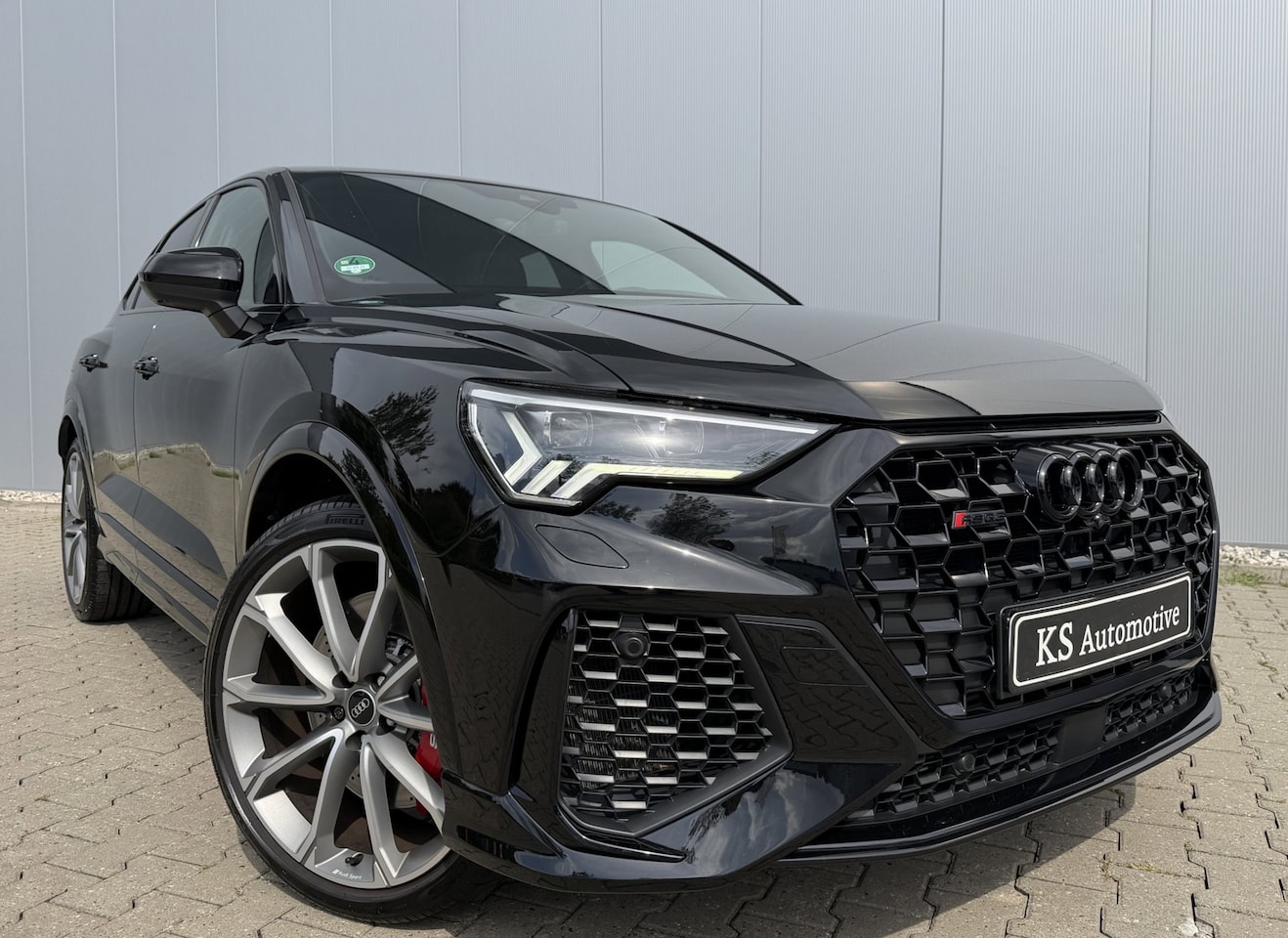 Audi Q3 Sportback - RSQ3 2.5 TFSI 400PK Panoramadak - AutoWereld.nl