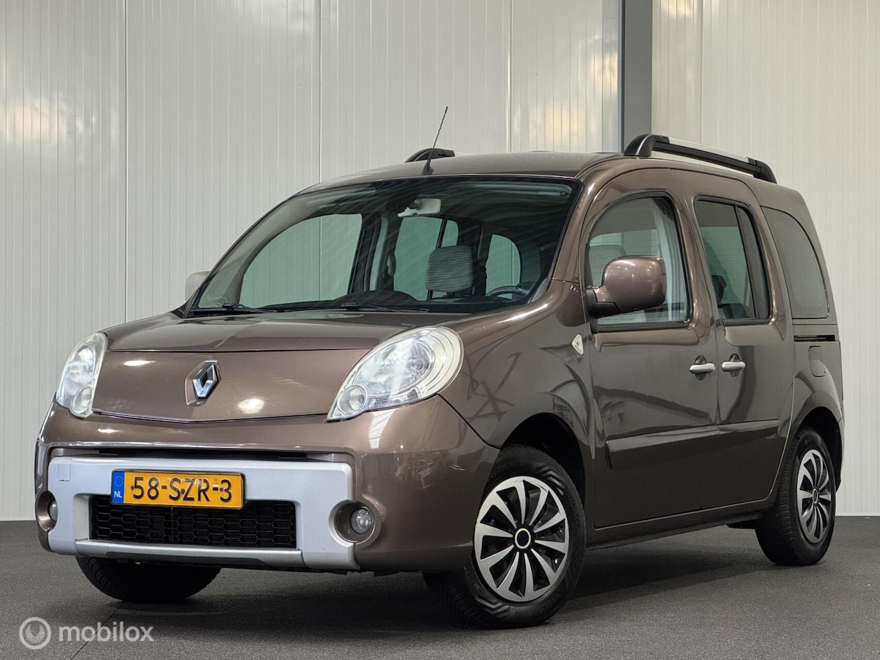 Renault Kangoo Family - 1.6-16V [ NAP trekhaak cruise 2x schuifdeur ] - AutoWereld.nl