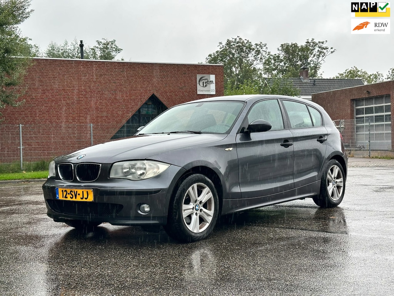 BMW 1-serie - 118i Business Line Airco*27-05-2027 APK*LM velgen*NAP*Elektrische ramen* - AutoWereld.nl