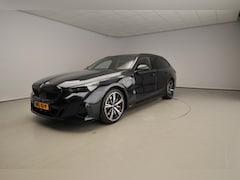BMW 5-serie Touring - 530e | M-Sportpakket | LED | HUD | Active cruise | Trekhaak | Sportstoelen | DAB | Harman