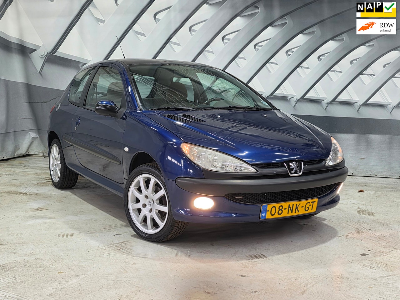 Peugeot 206 - 1.4 Gentry Automaat Clima Trekhaak - AutoWereld.nl