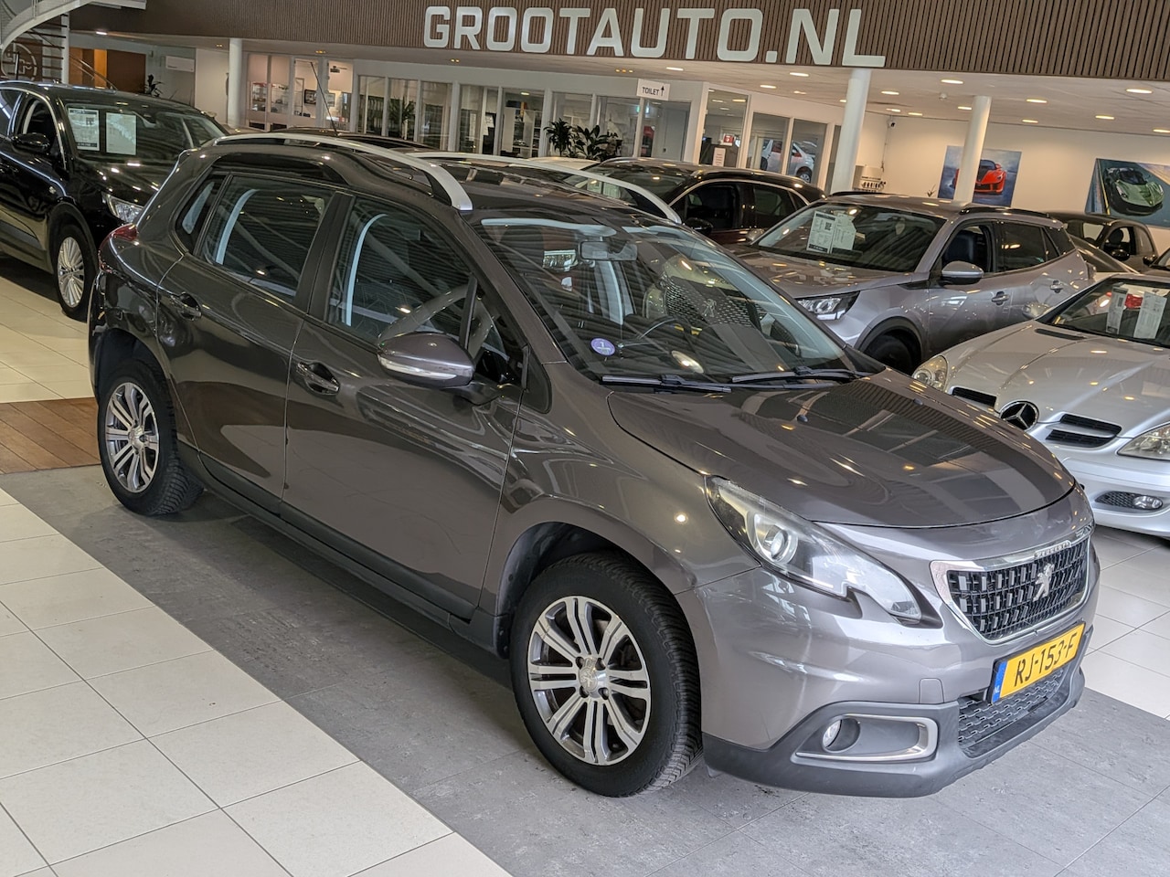 Peugeot 2008 - 1.2 PureTech Blue Lion Automaat Airco, Cruise Control, Stuurbekrachtiging - AutoWereld.nl