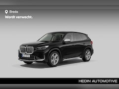 BMW iX1 - xDrive30 Launch Edition 67 kWh | xLine | Comfort Access | Stoelverwarming | Sportstoelen |