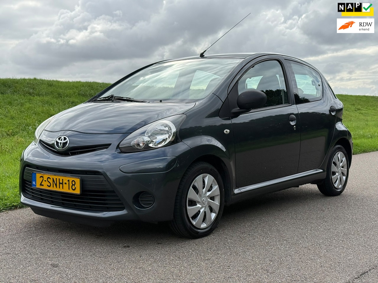 Toyota Aygo - 1.0 VVT-i Now | 5DR | Airco | NAP | Elek. ramen - AutoWereld.nl