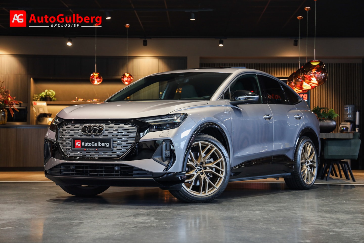 Audi Q4 Sportback e-tron - 40 Launch Black edition One S Competition 77 kWh Panorama dak, Lederen Sportstoelen, ACC, - AutoWereld.nl