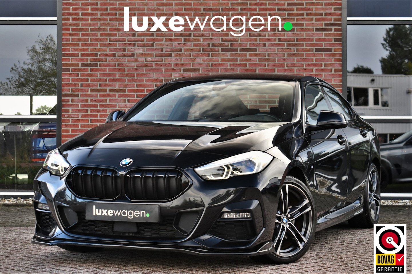 BMW 2-serie Gran Coupé - 218i M-Sport Shadowline Trekhaak 18inch Live-cockpit Sfeerverlichting - AutoWereld.nl