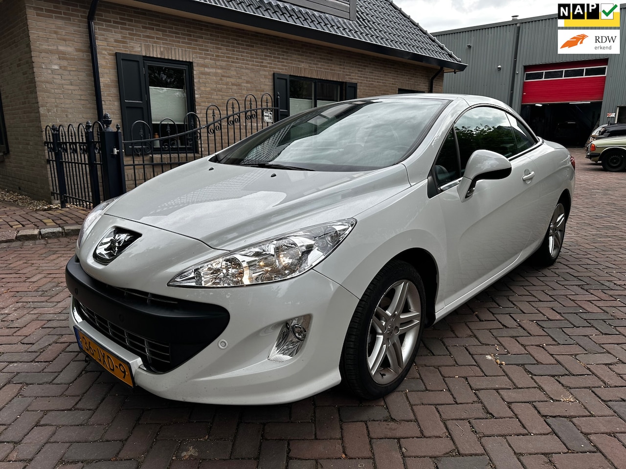 Peugeot 308 CC - 1.6 VTi Sport Pack lees tekst!! - AutoWereld.nl