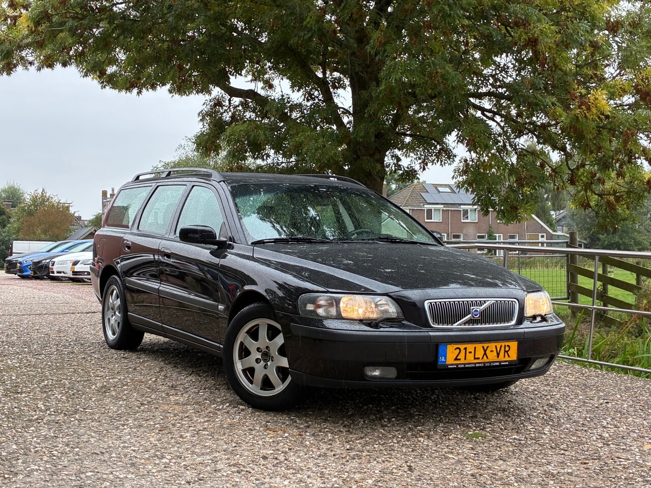 Volvo V70 - 2.4 Comfort Line | 04-2027 APK + Clima + Cruise Nu € 2.975,-!!! - AutoWereld.nl
