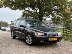 Volvo V70 - 2.4 Comfort Line | 04-2027 APK + Clima + Cruise Nu € 2.975,
