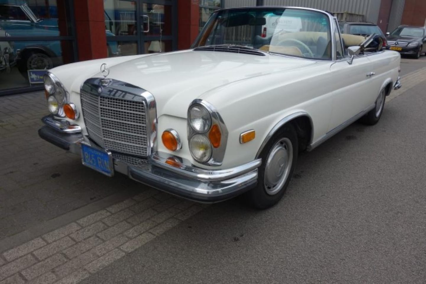 Mercedes-Benz 280 - W111 280SE 3.5 cabriolet - AutoWereld.nl