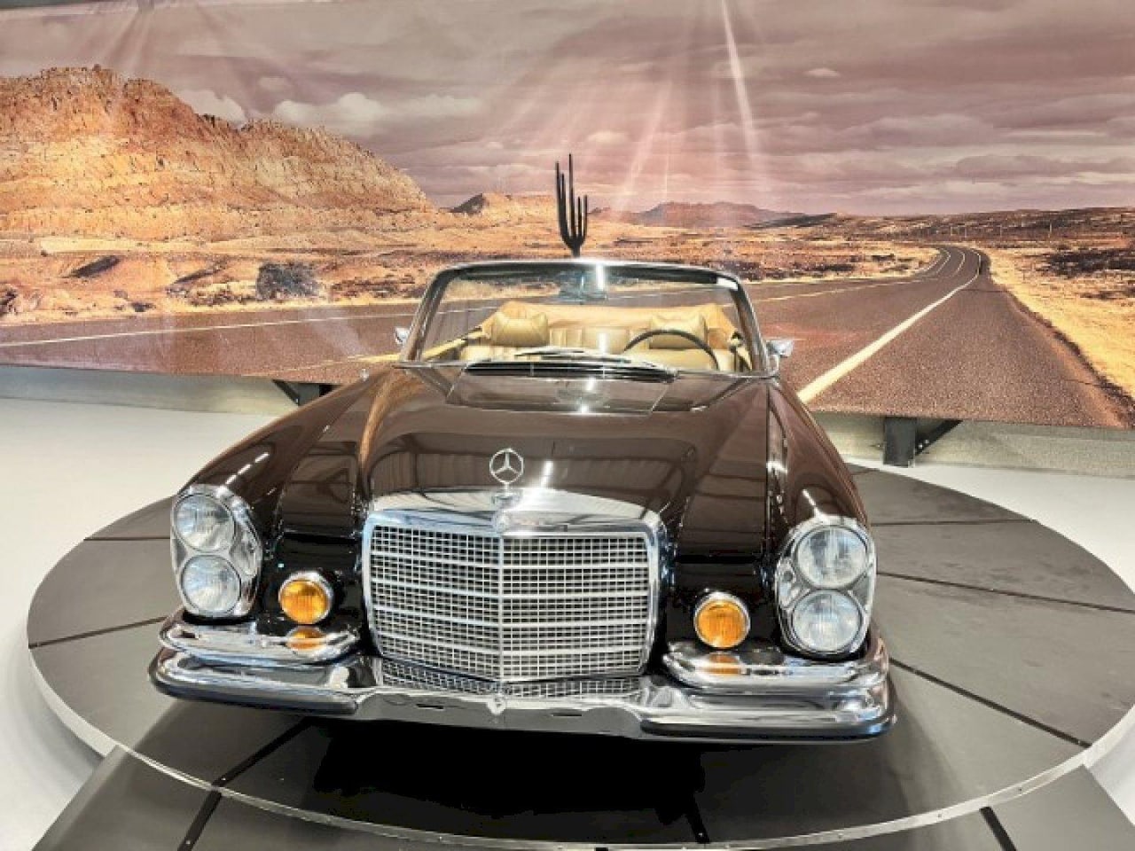 Mercedes-Benz 280 - W111 280SE 3.5 Cabriolet - AutoWereld.nl