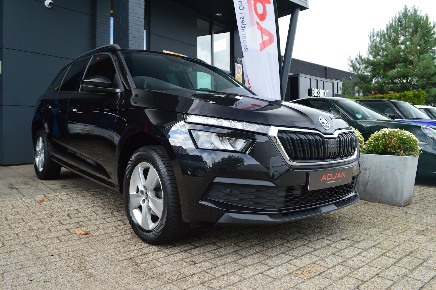 Skoda Kamiq - 1.0 TSI Sport Business Carplay | Stoelverwarming | DSG | Sportstoelen | Trekhaak - AutoWereld.nl