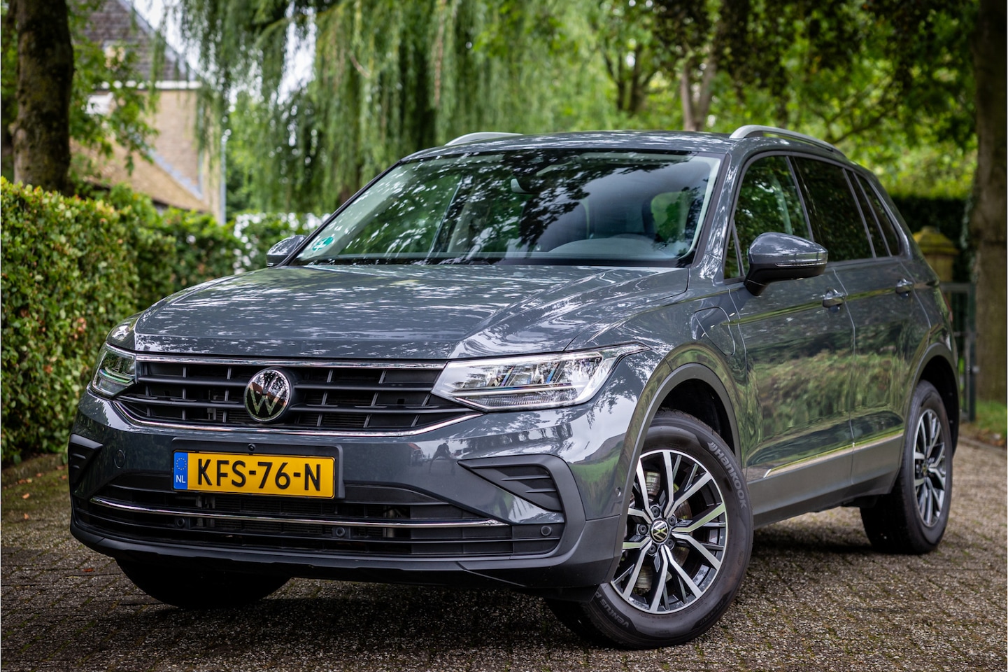 Volkswagen Tiguan - 1.4 TSI eHybrid Life Leder 360 Camera Trekhaak Digi Dash - AutoWereld.nl