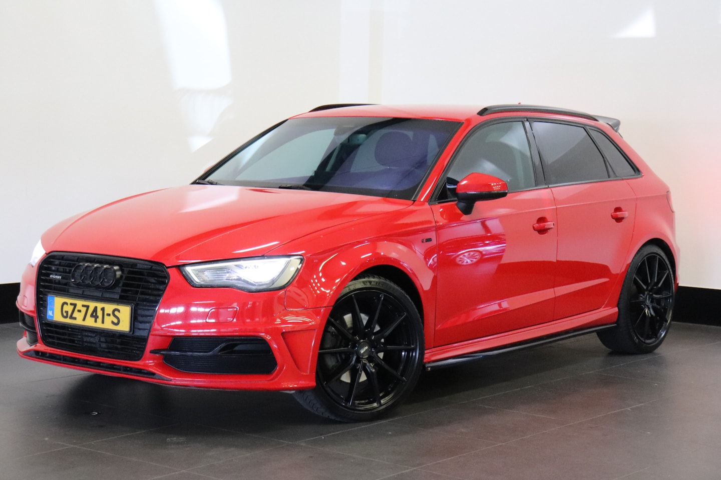 Audi A3 Sportback - 1.4 e-tron PHEV Attraction Pro Line plus | Climate | Cruise | Navi | Leder | €7.900,- - AutoWereld.nl