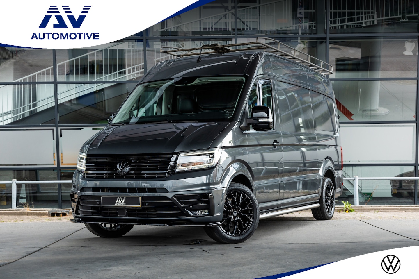 Volkswagen Crafter - 2.0 TDI 177 PK DSG L3H3 Highline | ACC | CarPlay | Navigatie | Stoelverwarming | Trekhaak - AutoWereld.nl