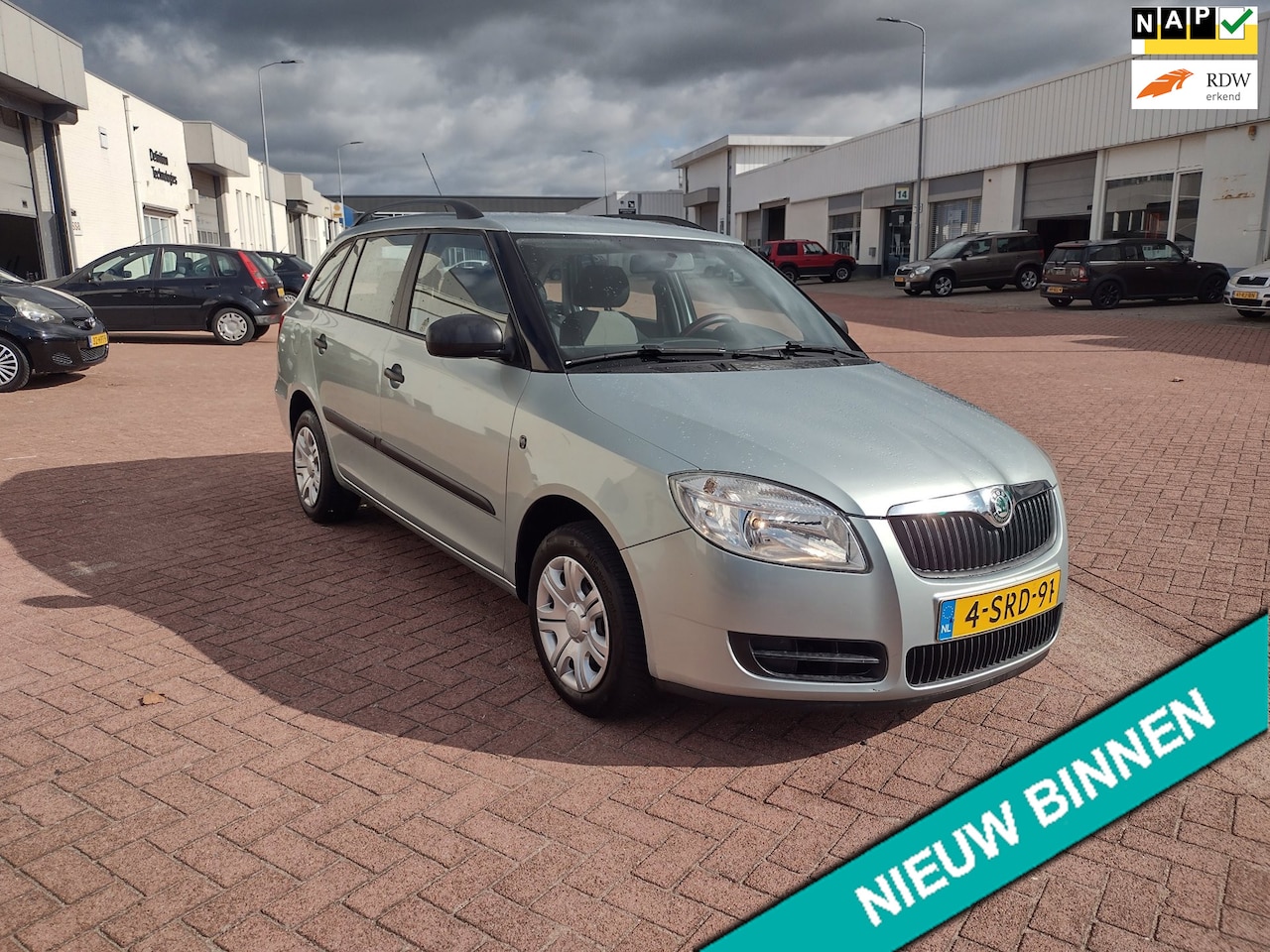 Skoda Fabia Combi - 1.2-12V Go MOOIE AUTO BEL 0619590613 5 DRS AIRCO APK 02-02-2027 - AutoWereld.nl