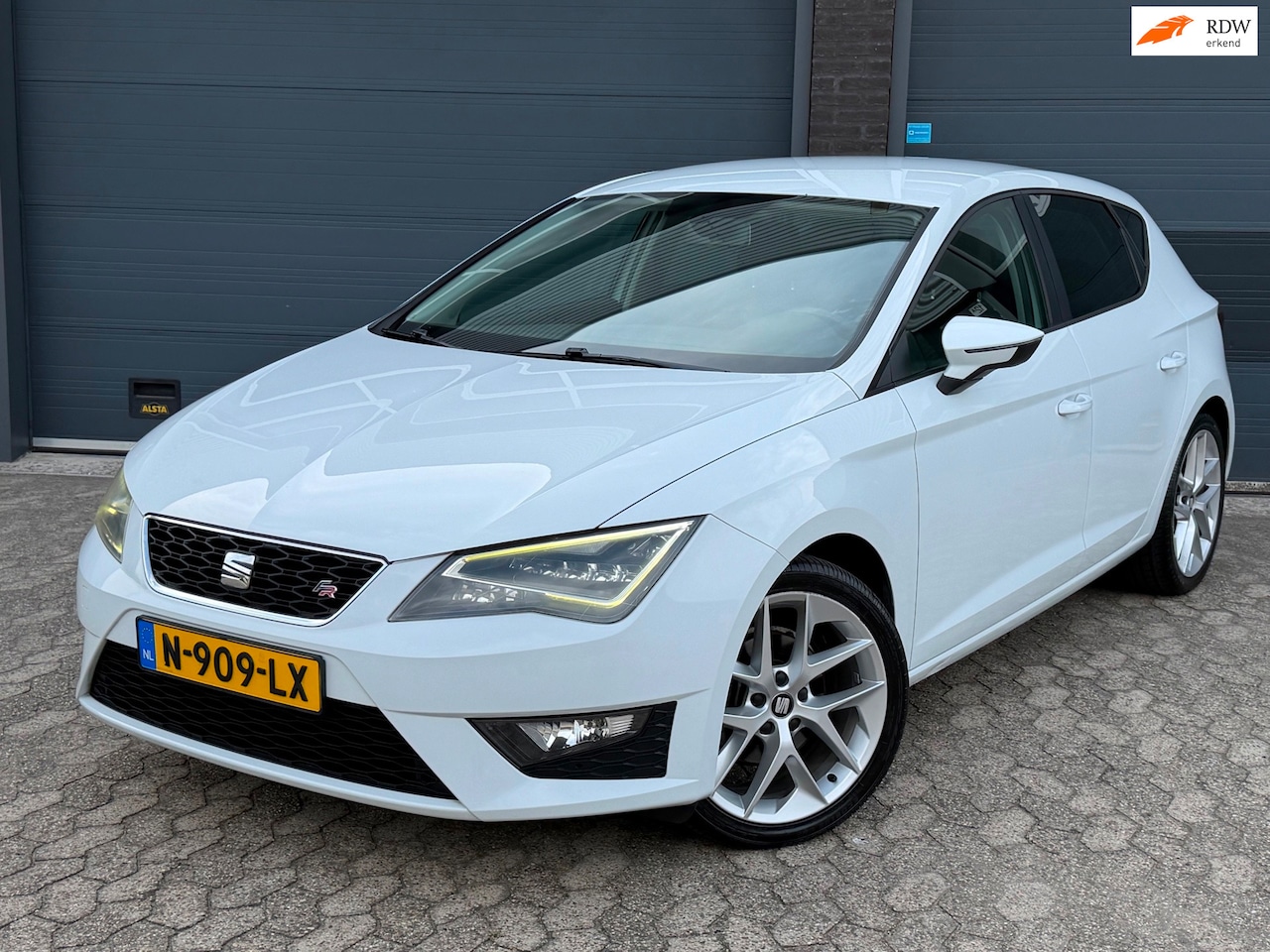 SEAT Leon - 1.4 TSI FR Business|CLIMA|CRUISE|NETTE STAAT - AutoWereld.nl