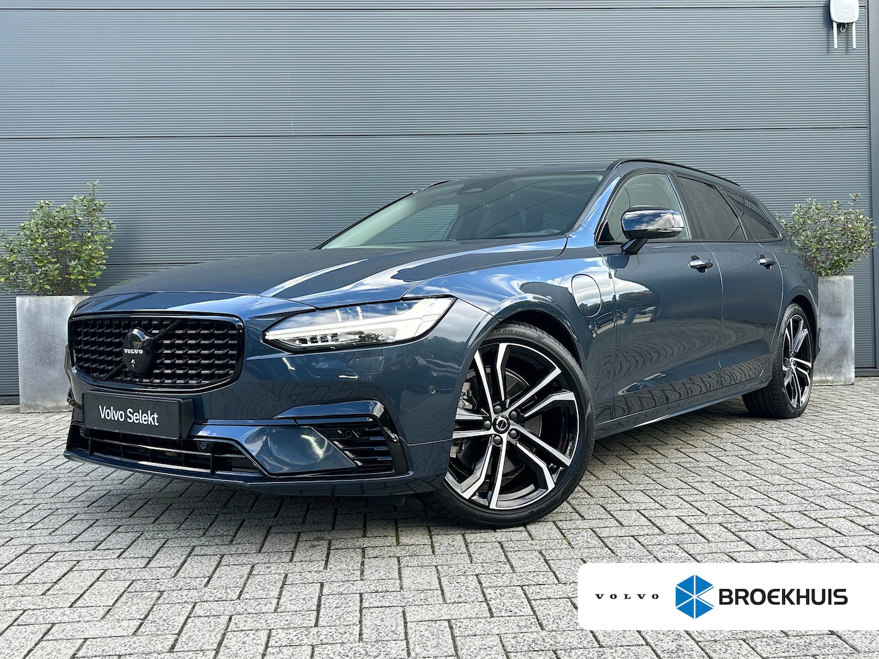 Volvo V90 - 2.0 T8 Plug-in hybrid AWD Ultra Dark | Luchtvering | Heico V-max | Polestar Optimisation | - AutoWereld.nl