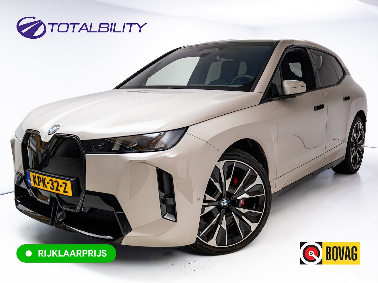 BMW iX - xDrive45 101 kWh M-Sport | Pano | Elec. Trekhaak | Luchtvering | Verlichte gril | Stoelver - AutoWereld.nl