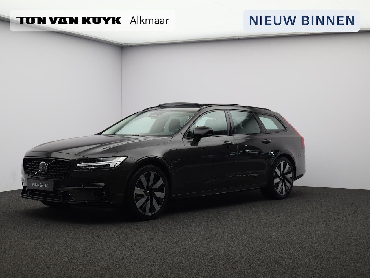 Volvo V90 - T8 AWD Plug-in hybrid Ultra Dark / Trekhaak / Pan. dak / Head up displ. / Harman Kardon / - AutoWereld.nl