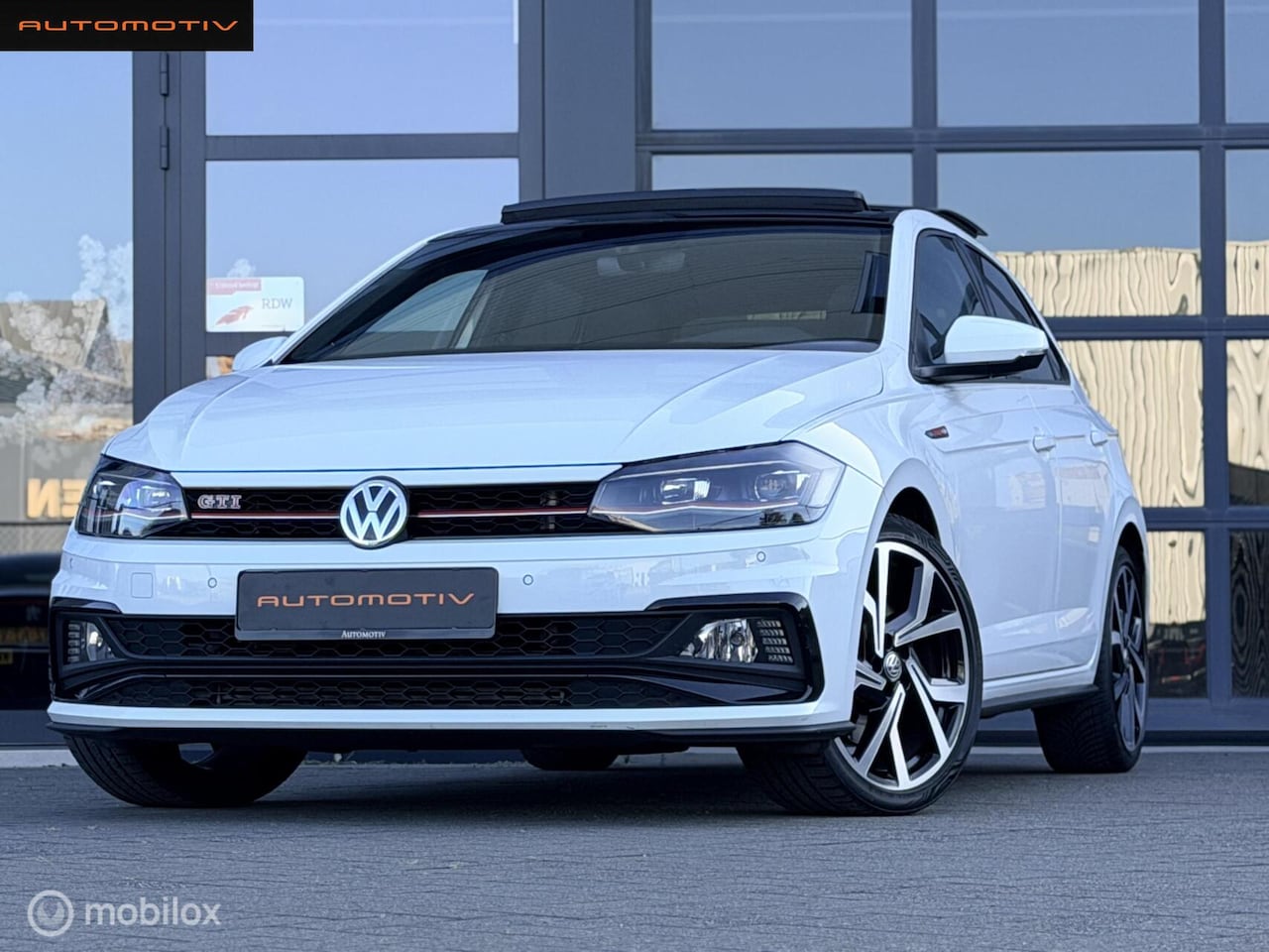 Volkswagen Polo - 2.0 TSI GTI / PANO / VIRTUAL / BEATS - AutoWereld.nl
