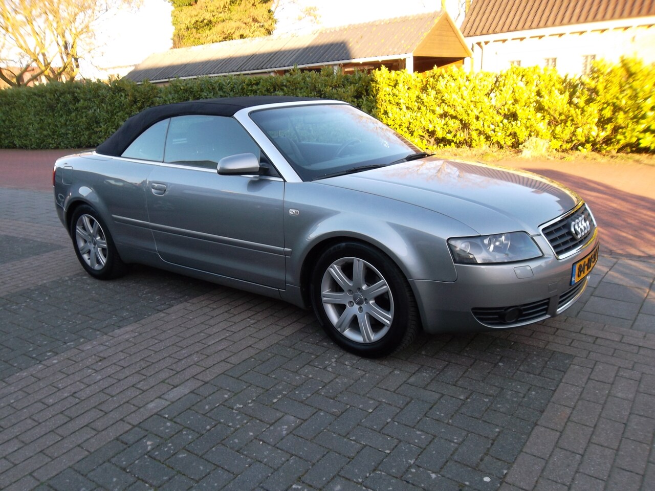 Audi A4 Cabriolet - 2.4 V6 125KW Cabrio 2002 Grijs Airco Nieuwe APK