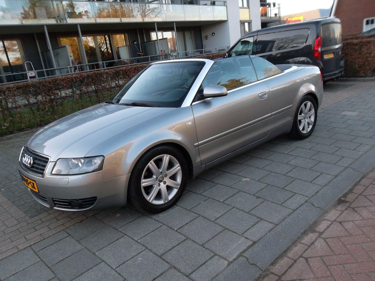Audi A4 Cabriolet - 2.4 V6 125KW Cabrio 2002 Grijs Airco Nieuwe APK - AutoWereld.nl