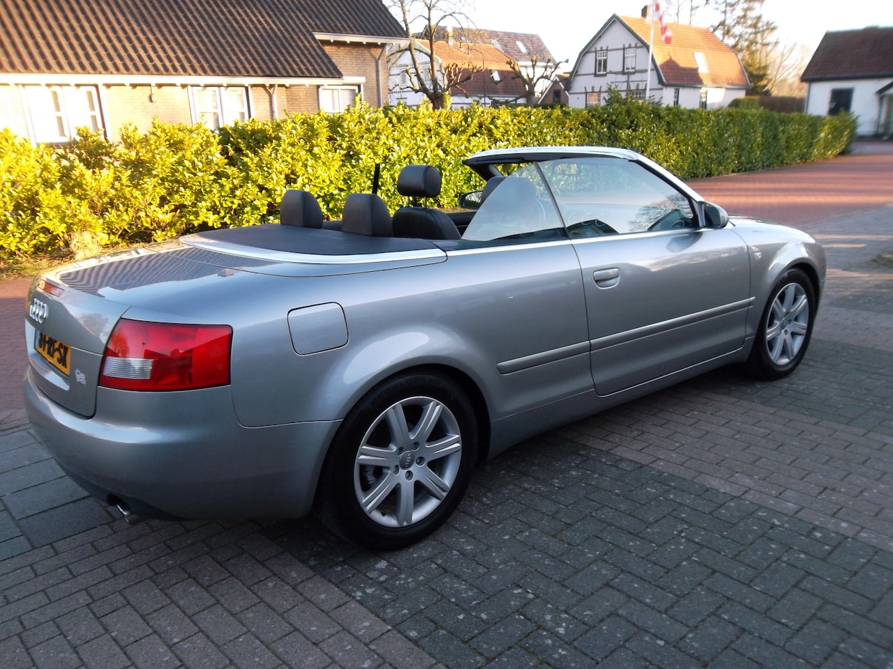Audi A4 Cabriolet - 2.4 V6 125KW Cabrio 2002 Grijs Airco Nieuwe APK