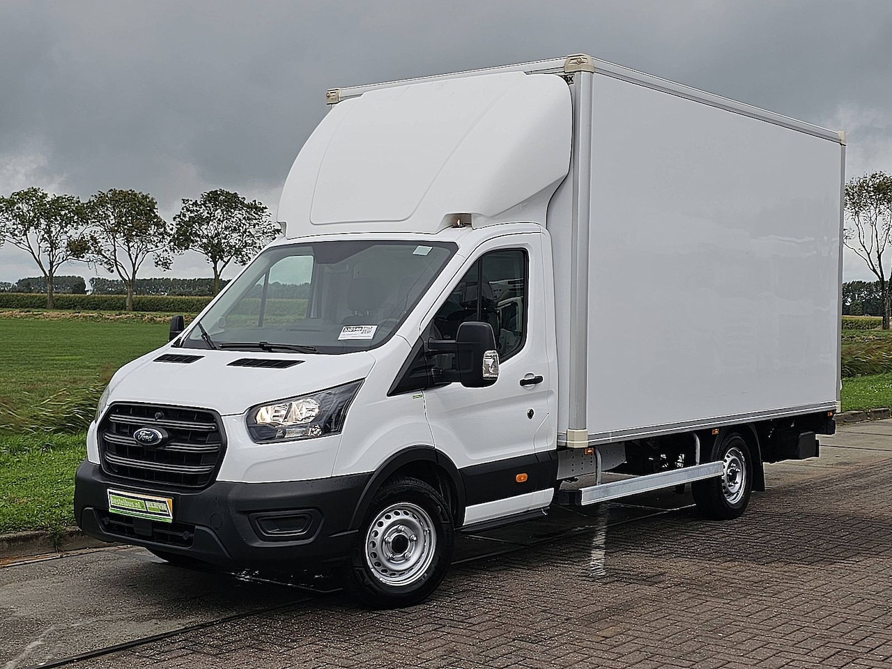 Ford Transit - 350 2.0 TDCI L4 Ambiente Airco, Laadklep, Zijdeur, Lat-om-Lat Betimmerd, Euro6, 130PK, Spo - AutoWereld.nl