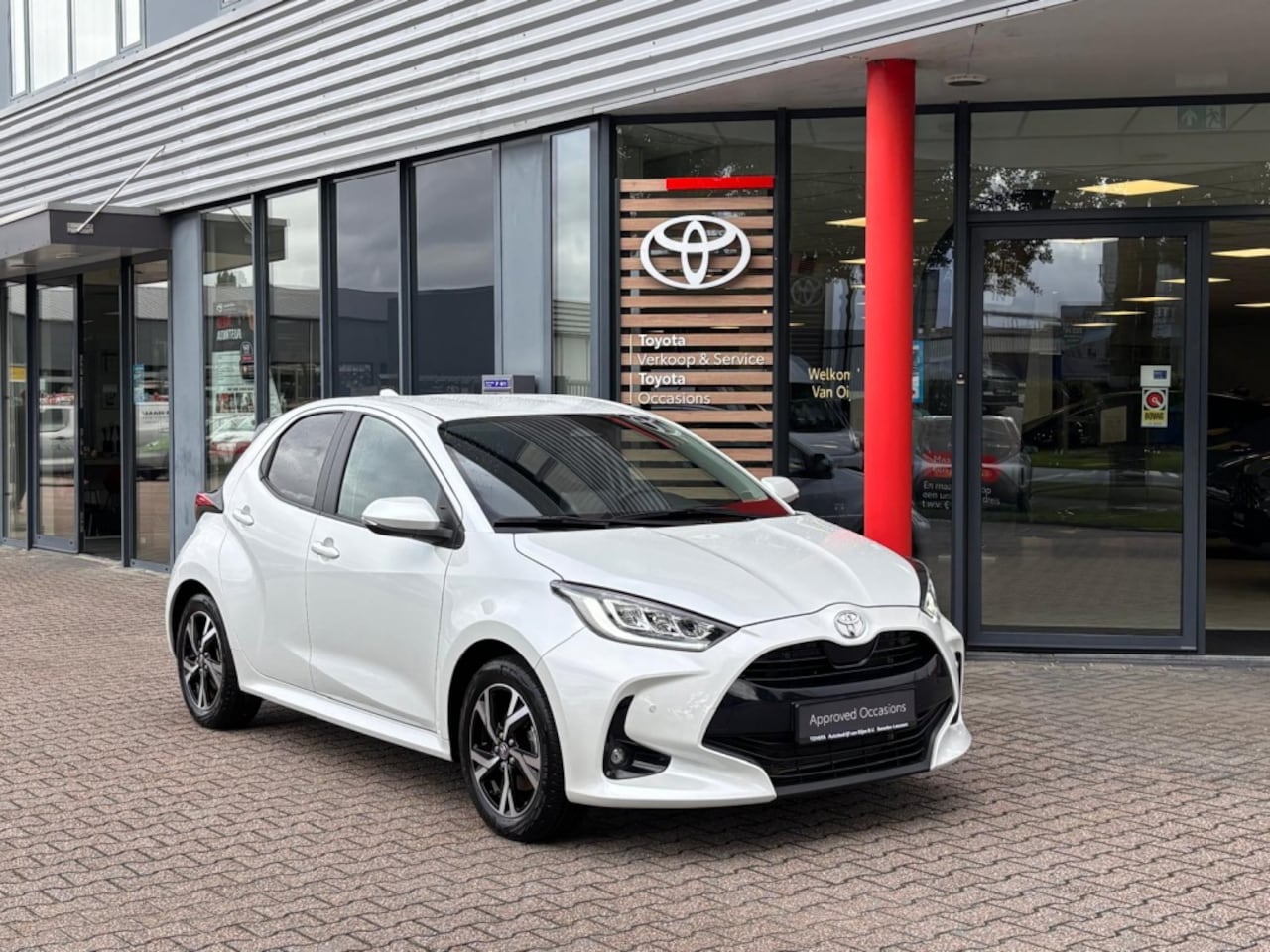 Toyota Yaris - 1.5 Hyb. 115 Dynam | Automaat | Keyless | Dodehoek | Stoel & Stuurwiel VW - AutoWereld.nl