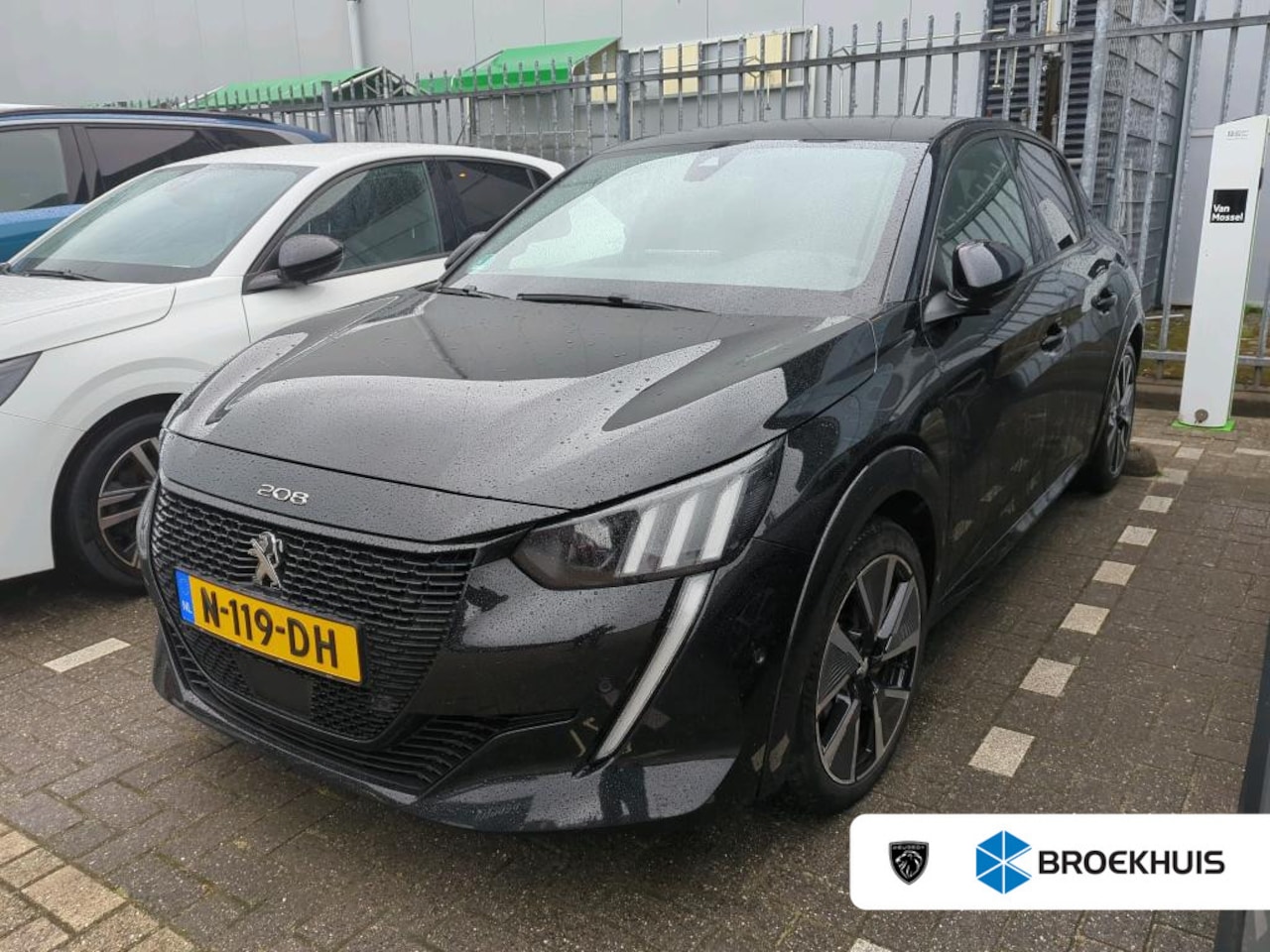 Peugeot e-208 - EV GT 350 50 kWh | Fase 3 laden | Navigatie | Camera | Full LED | NL auto | Apple carplay - AutoWereld.nl
