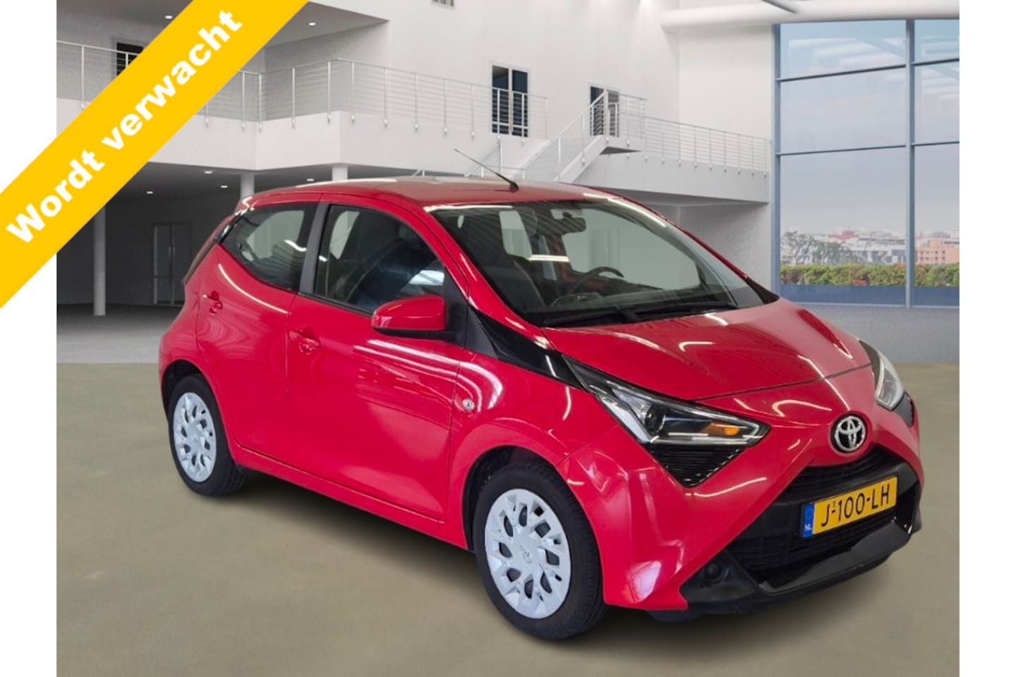 Toyota Aygo - 1.0 VVT-i x-play AUTOMAAT! Camera! Nwe APK! VERWACHT!! - AutoWereld.nl