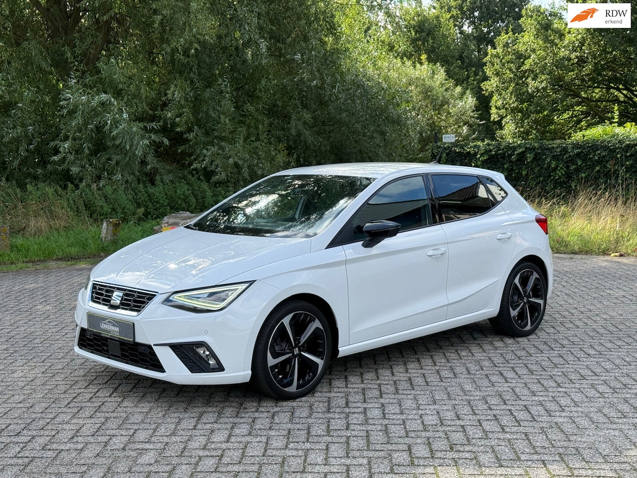 SEAT Ibiza - 1.0 TSI FR 110PK I 6BAK I CAMERA I CARPLAY I DEALER ONDH I CLIMA - AutoWereld.nl