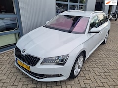 Skoda Superb Combi - 1.5 TSI ACT Style Business BTW / automaat / trekhaak / navi