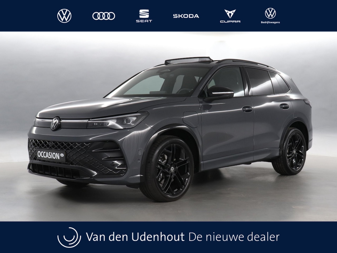 Volkswagen Tiguan - 1.5 eHybrid 272pk R-Line Edition DSG / Panoramadak / Head-Up Display / 360 Camera / Trekha - AutoWereld.nl